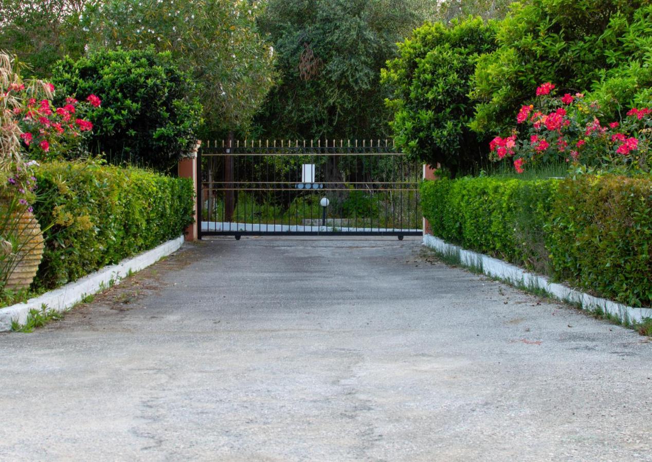 Rose Garden Villa Melíkia Екстериор снимка