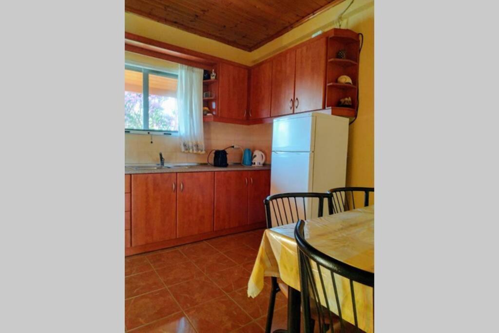 Rose Garden Villa Melíkia Екстериор снимка